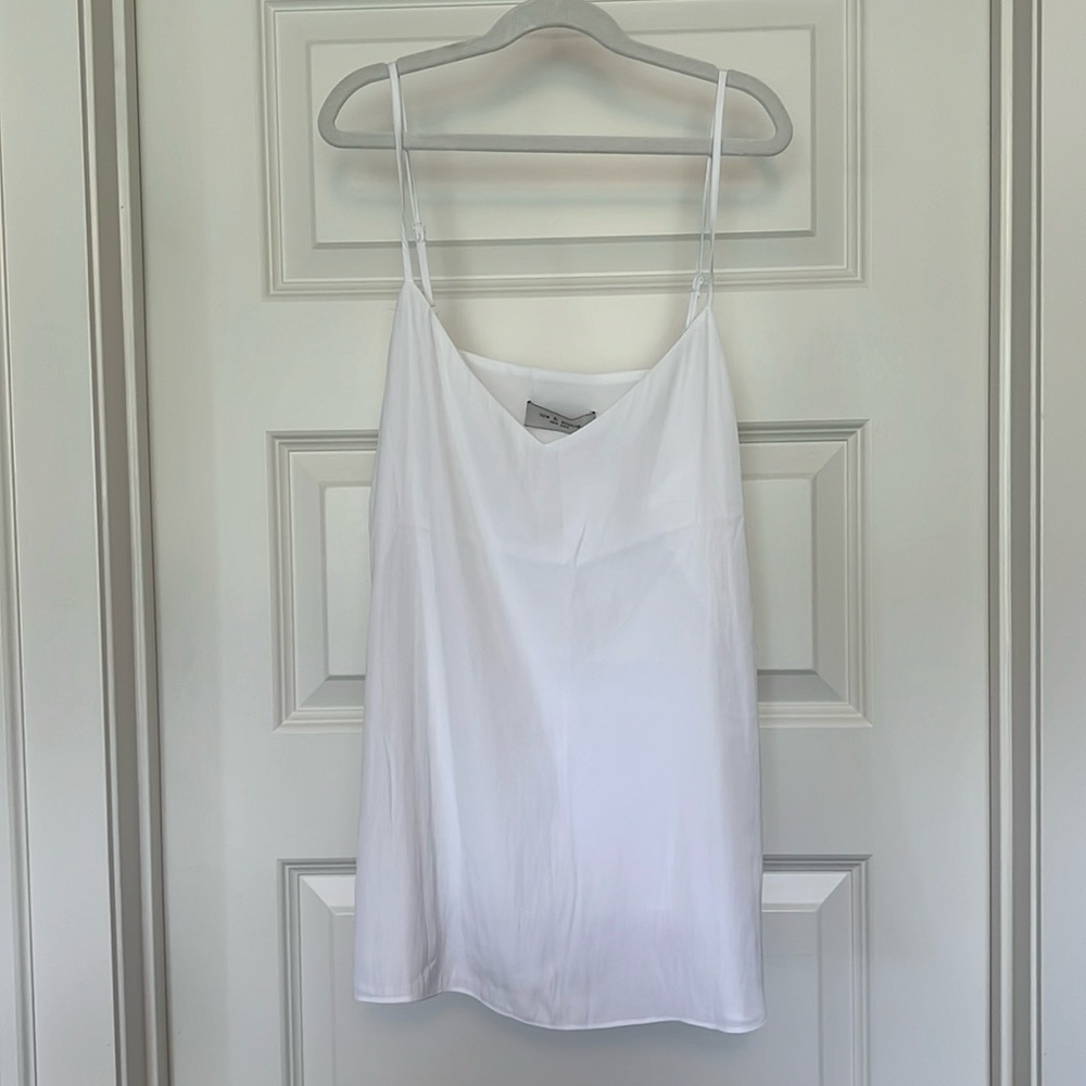 NWT Lola and Sophie New York White Satin Essential Tank Size M
